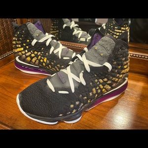 Nike LeBron 17 Lakers 👟 LeBron James XVII